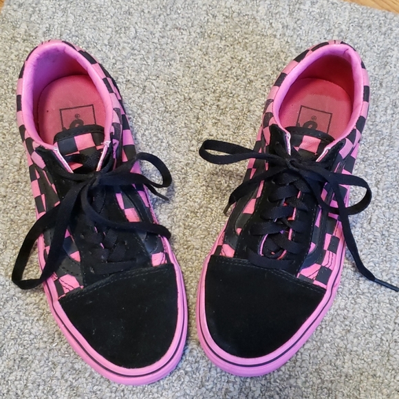 pink black checkered vans
